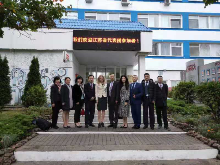 匯鴻糧油公司與白俄羅斯巴布施金娜-卡倫卡牛奶公司簽署戰略合作協議
